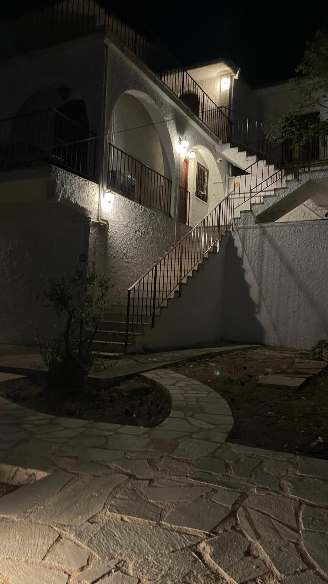 Zenso Studios Tolón Exterior foto