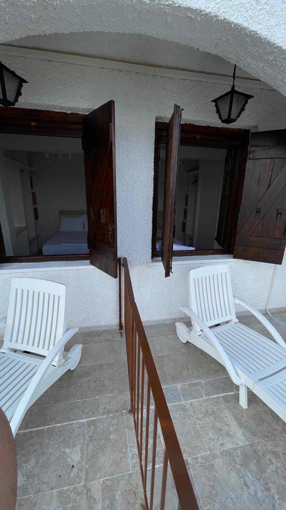 Zenso Studios Tolón Exterior foto